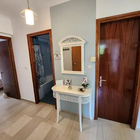 Queen Aspri 3' Min To The Beach!