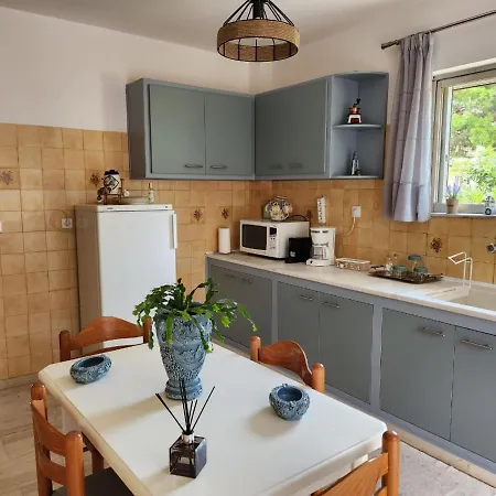 Queen Aspri 3' Min To The Beach! Apartment